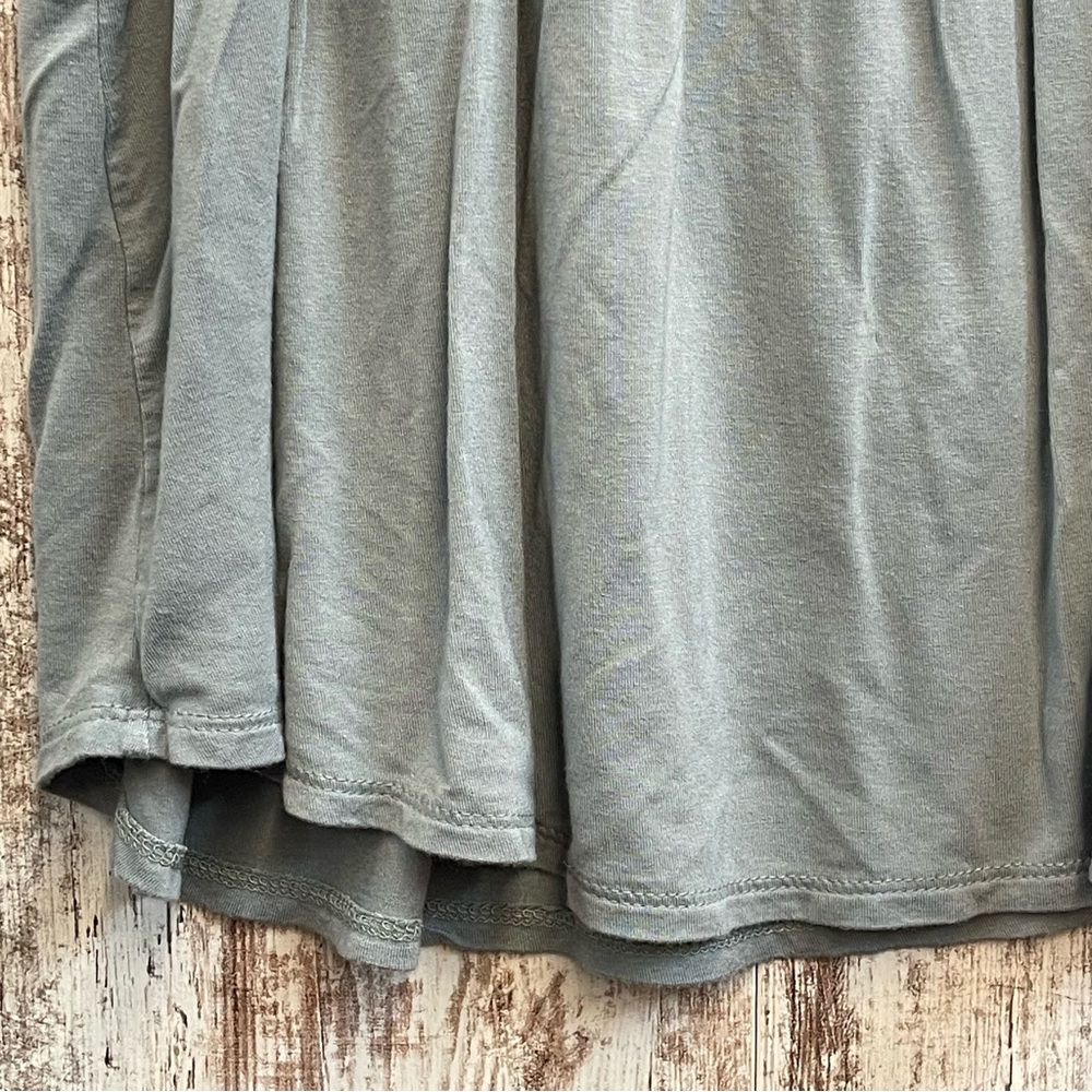 Women's Sleeveless Smocked Top Grey - Olive Sage Tank Summer Vacation M Flowy - Picture 4 of 7